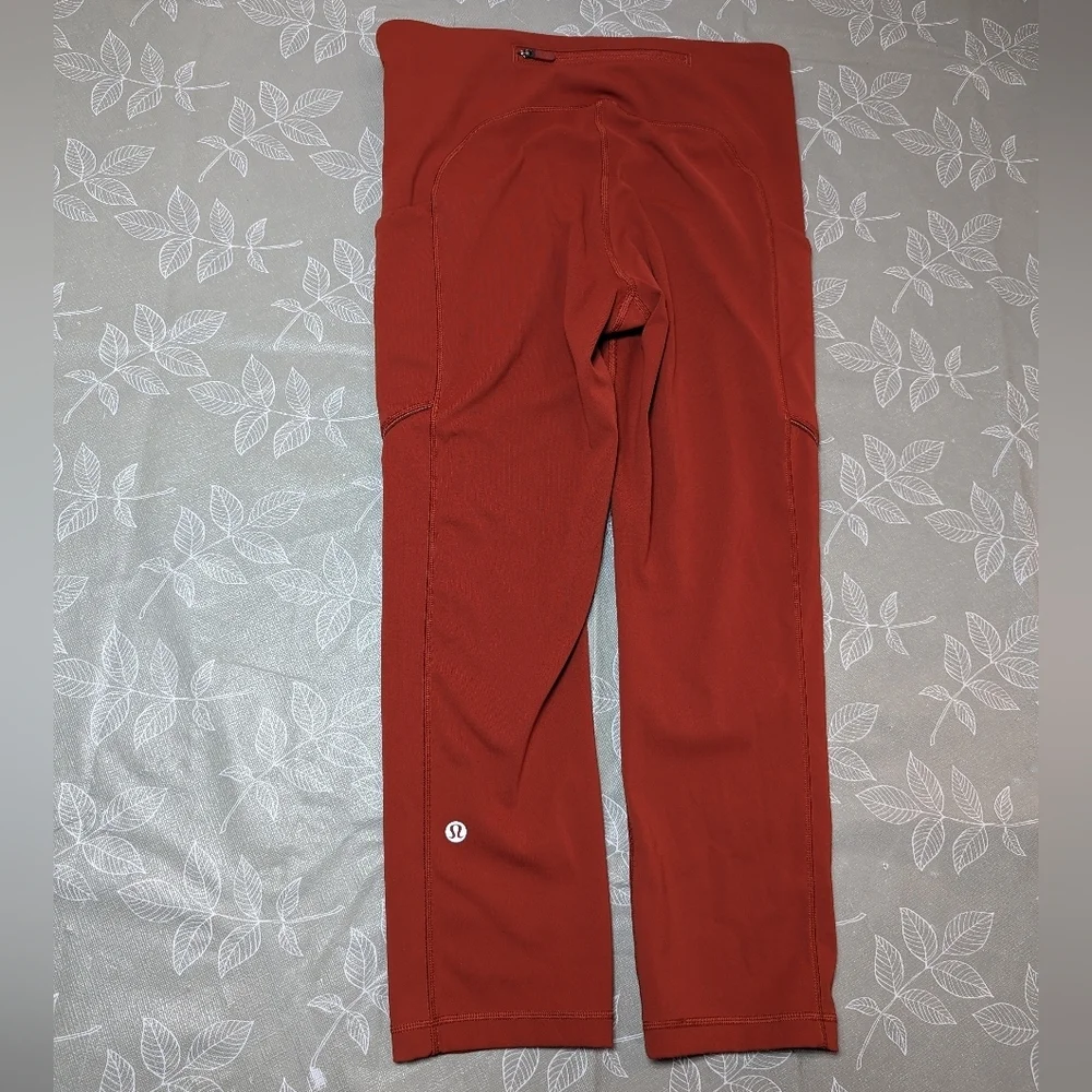 Lululemon yoga pants - Picture 1 of 4